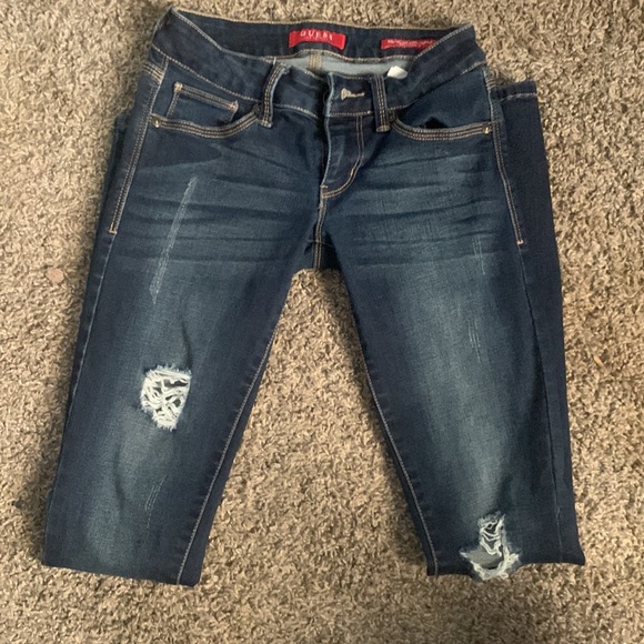 Guess. Dark, distressed, skinny jeans. - Picture 2 of 2